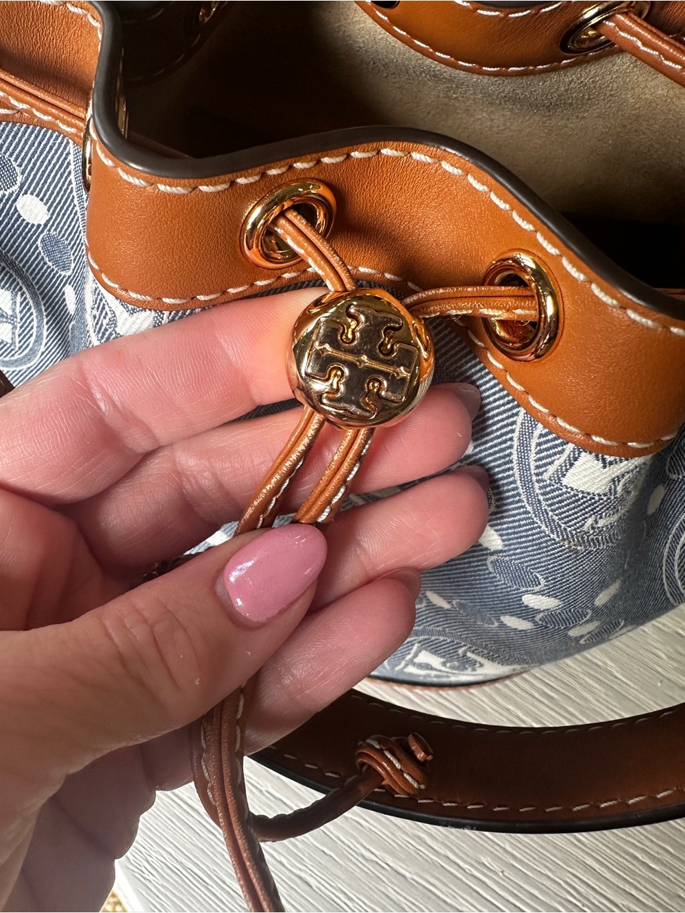 Tory Burch Navy Logo Canvas Bucket Bag with Brown Leather Trim - Picture 4 of 10